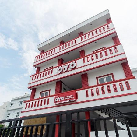 Oyo 447 Hutasimo Residence Medan Exteriör bild